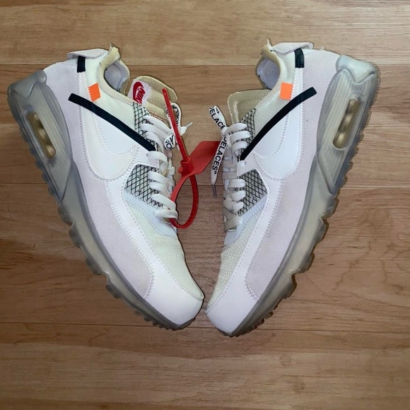 Nike White Cream Low-Top Sneakers with Black Swoosh and Red Zip Tie main image 4